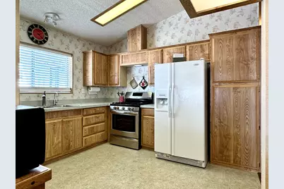 18070 Langlois Road #220, Desert Hot Springs, CA 92241 - Photo 8