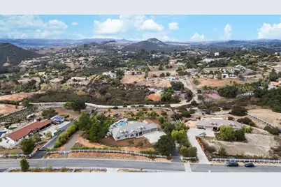 30012 McKenna Heights Court, Valley Center, CA 92082 - Photo 2