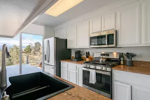 6946 Lennox Ave, Yucca Valley, CA 92284 - Photo 22