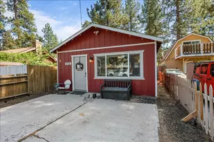 918 W Aeroplane Blvd, Big Bear City, CA 92314 - Photo 2