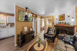 918 W Aeroplane Blvd, Big Bear City, CA 92314 - Photo 10