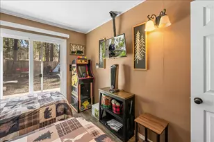918 W Aeroplane Blvd, Big Bear City, CA 92314 - Photo 18