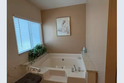 39049 Desert Greens Drive E, Palm Desert, CA 92260 - Photo 18
