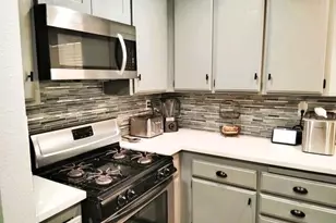 1042 Christobal Ln, Colton, CA 92324 - Photo 10