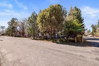 566 Santa Barbara Avenue, Sugarloaf, CA 92386 - Photo 36