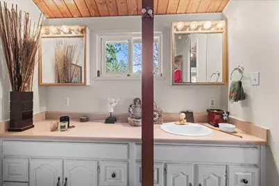 566 Santa Barbara Avenue, Sugarloaf, CA 92386 - Photo 30