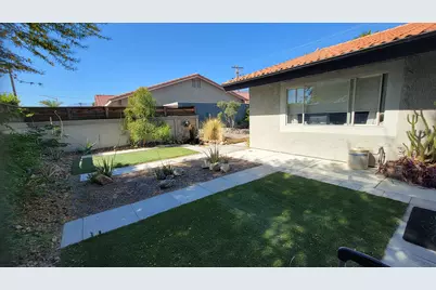 27205 Hombria Drive, Cathedral City, CA 92234 - Photo 10