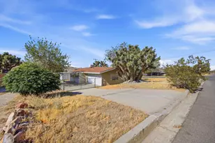 7798 Acoma Trail, Yucca Valley, CA 92284 - Photo 2