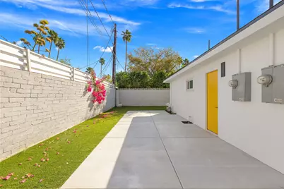 1372 E Camino Primrose E, Palm Springs, CA 92264 - Photo 18