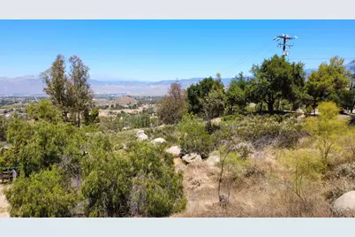 2 Vista Del Valle, Hemet, CA 92544 - Photo 12