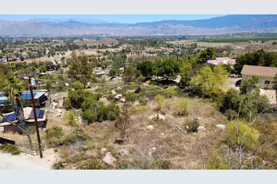 2 Vista Del Valle, Hemet, CA 92544 - Photo 4