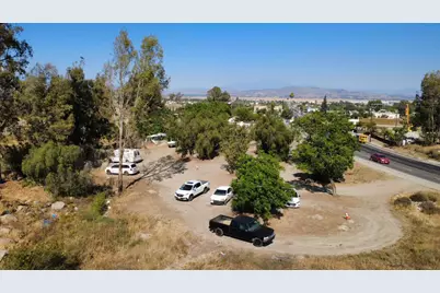 2 W 4th Street, Perris, CA 92570 - Photo 4