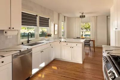 435 Cambridge Drive, Burbank, CA 91504 - Photo 8
