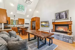 27831 Rainbow Dr, Lake Arrowhead, CA 92352 - Photo 4