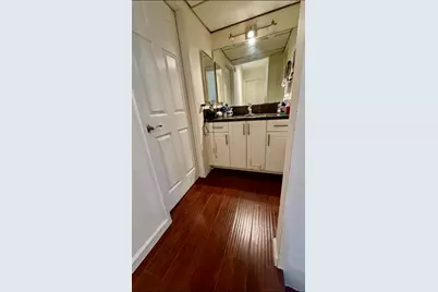 7301 Lennox Avenue #C10, Van Nuys, CA 91405 - Photo 6