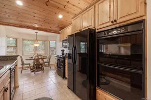 379 Fawn Trail Pl, Big Bear Lake, CA 92315 - Photo 10
