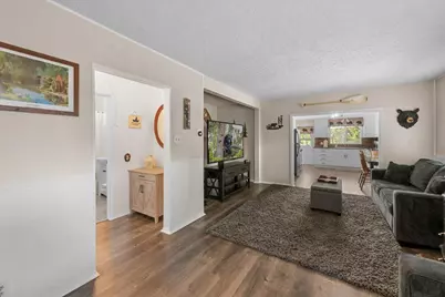 1017 W Rainbow Boulevard, Big Bear City, CA 92314 - Photo 6