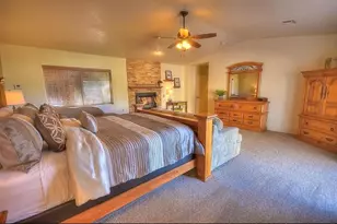 77530 Delaware Pl, Palm Desert, CA 92211 - Photo 18