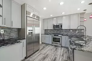 7895 Shell Cir, Huntington Beach, CA 92648 - Photo 10