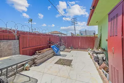 2930 W Florence Avenue, Los Angeles, CA 90043 - Photo 26