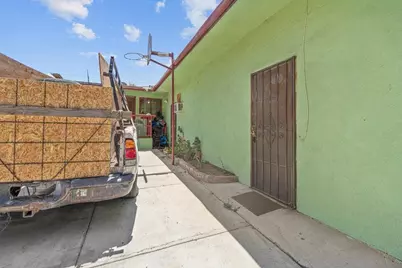 2930 W Florence Avenue, Los Angeles, CA 90043 - Photo 22