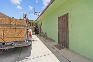 2930 W Florence Ave, Los Angeles, CA 90043 - Photo 22