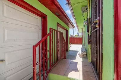 2930 W Florence Avenue, Los Angeles, CA 90043 - Photo 28