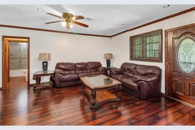 2930 W Florence Avenue, Los Angeles, CA 90043 - Photo 10