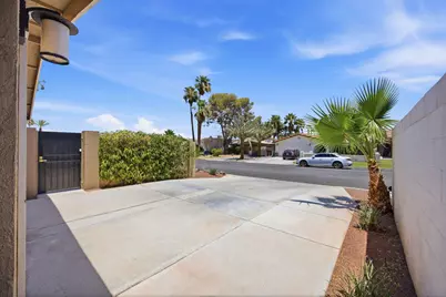 51925 Avenida Vallejo, La Quinta, CA 92253 - Photo 8