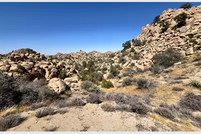 5990 Acoma Trail, Yucca Valley, CA 92284 - Photo 12