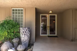 42 Lafayette Dr, Rancho Mirage, CA 92270 - Photo 2
