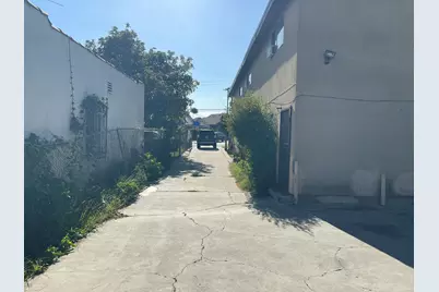 664 Ford Boulevard, Los Angeles, CA 90022 - Photo 4