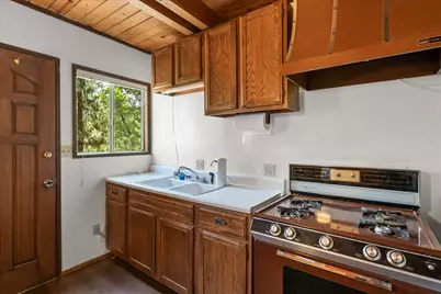 1011 Butte Avenue, Big Bear City, CA 92314 - Photo 6