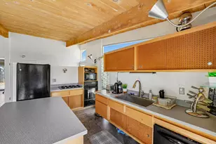 465 E Desert Holly Cir, Palm Springs, CA 92262 - Photo 8