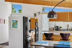 465 E Desert Holly Cir, Palm Springs, CA 92262 - Photo 10