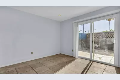 266 E Via Escuela #G, Palm Springs, CA 92262 - Photo 8