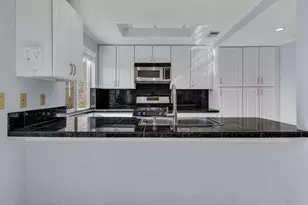 266 E Via Escuela, Palm Springs, CA 92262 - Photo 10