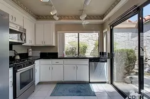 2366 E Miramonte Circle E, Palm Springs, CA 92264 - Photo 6