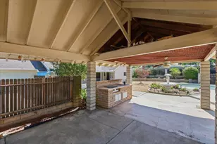 230 E Sunset Dr N, Redlands, CA 92373 - Photo 38