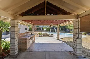 230 E Sunset Dr N, Redlands, CA 92373 - Photo 40