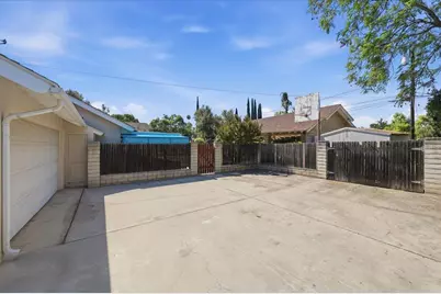 230 E Sunset Drive N, Redlands, CA 92373 - Photo 26