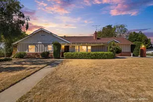 230 E Sunset Dr N, Redlands, CA 92373 - Photo 1