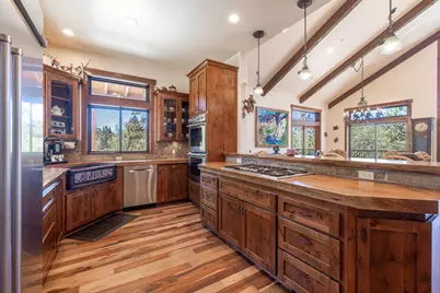 32311 Rim Of The World Drive, Fawnskin, CA 92333 - Photo 18
