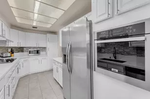 910 Island Dr, Rancho Mirage, CA 92270 - Photo 16