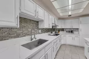 910 Island Dr, Rancho Mirage, CA 92270 - Photo 16