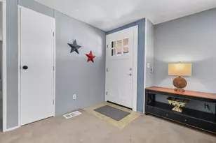 73391 San Carlos Dr, Thousand Palms, CA 92276 - Photo 4