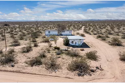 61186 Sespe Street, Landers, CA 92285 - Photo 2