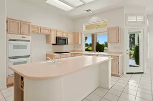 38258 Sunny Days Dr, Palm Desert, CA 92211 - Photo 16