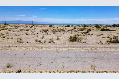 2712 Mirror Lake Avenue, Thermal, CA 92274 - Photo 4