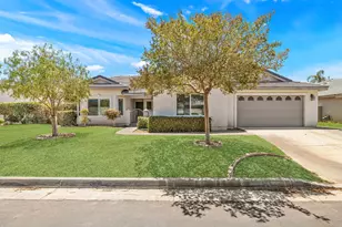 76 Sutton Pl S, Palm Desert, CA 92211 - Photo 2